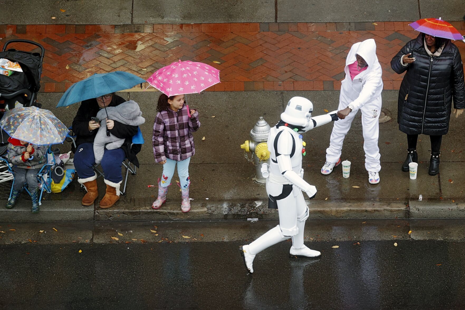 20221204_MET_PARADE_ER_06